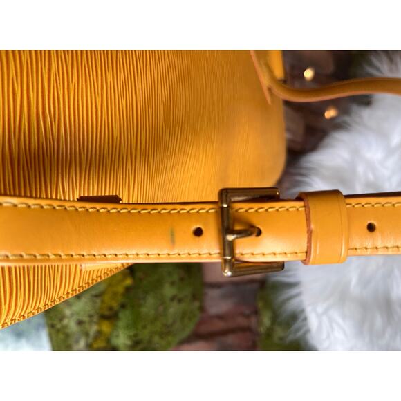 LOUIS VUITTON Yellow Epi Gobelins Backpack VI0935 - Picture 11 of 16